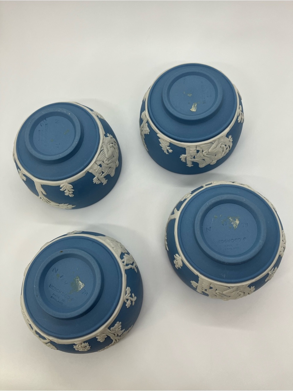 Vtg Wedgwood Blue Jasperware Set of 4 Small Round Open Pots Match Holders - Picture 7 of 13